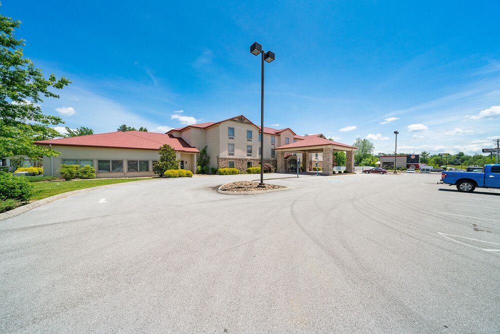 522 E Stratton Ave, Monterey, TN 38574